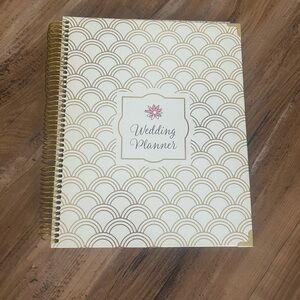 Elegant Gold and White Wedding Planner